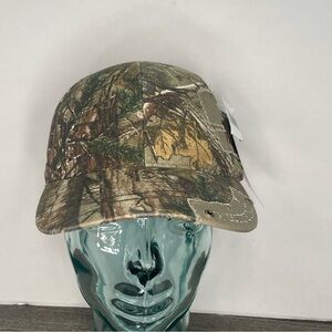 Camouflage Hunting Cap NWT Whitetail deer. Real tree. OS.pre-owned Embroidery